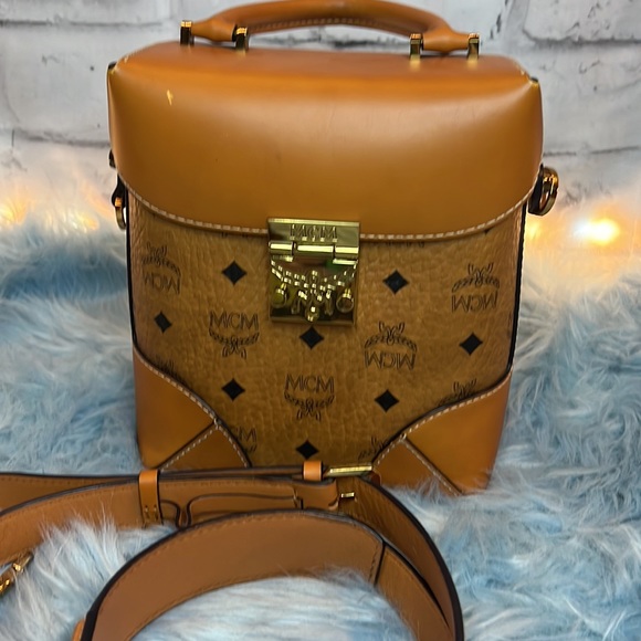 EUC!! MCM Camera Bag!! - Picture 2 of 6